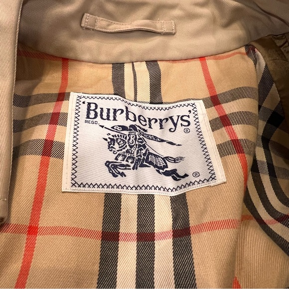Burberry Vintage Tan Trench Coat with Belted Waist and Mid-Calf Length - Picture 3 of 10